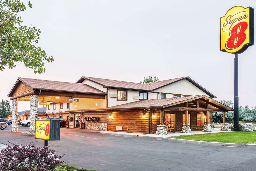 Homestead Inn And Suites Hardin Exterior foto